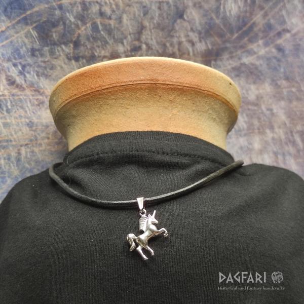 UNICORN YKSISARVINEN - horse pendant with one magic horn