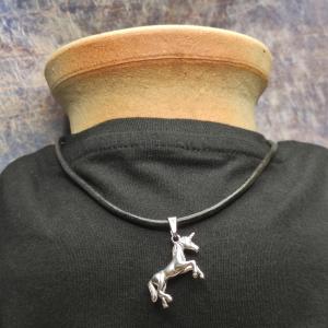 JEDNOROŽEC LIVORNE - přívěsek koně s jedním magickým rohem 2