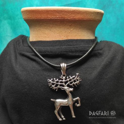 Der große HIRSCH - Amulett aus Chirurgenstahl für mutige Frauen