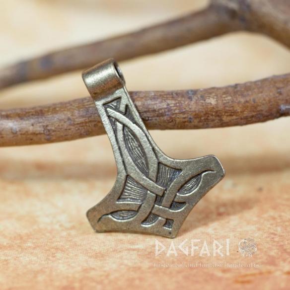 Amulett Thors Hammer mit Zopf