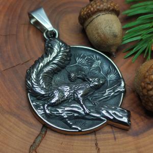 Talisman Veverák RATATOSK - veverka s oříšky na větvi, krásné detaily