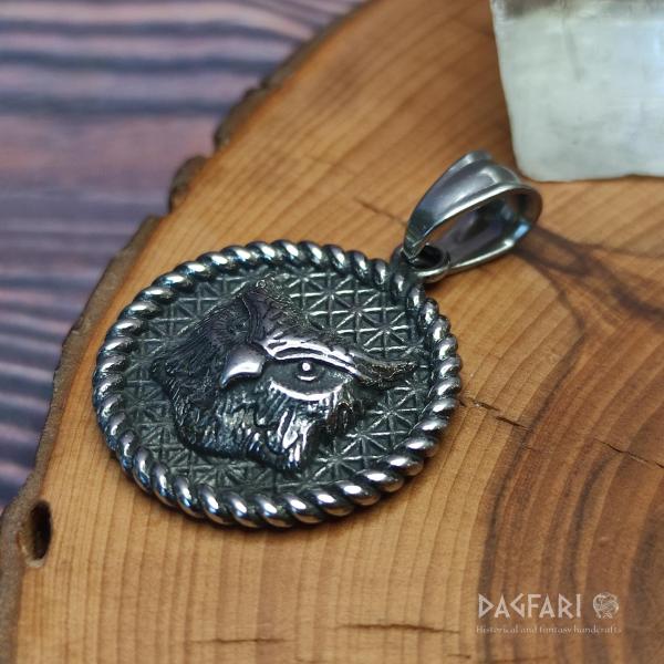 SMART OWL - decorated medallion with a wise owl