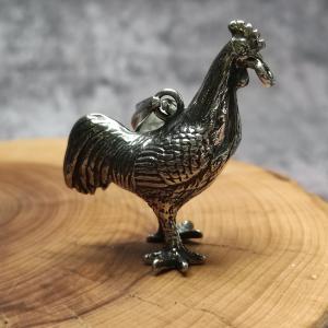 KOHOUT MAROON - velký talisman, mince v zobáku 2