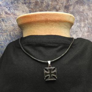 MALTESE CROSS - top pendant for bikers 2