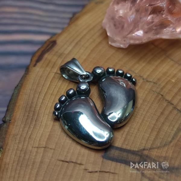 Pendant CHILDREN'S FEET - shape of children's footprints