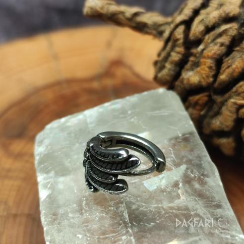 Náušnice ČERNÉ PEŘÍ - černěný ocelový šperk do ucha