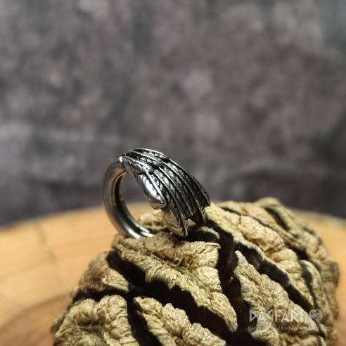 Náušnice ČERNÉ PEŘÍ - černěný ocelový šperk do ucha