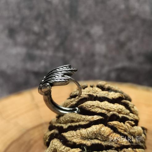 Náušnice ČERNÉ PEŘÍ - černěný ocelový šperk do ucha