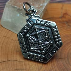 Magický runový amulet PAVUČINA OSUDU - Futhark, Vegvísir, Othala