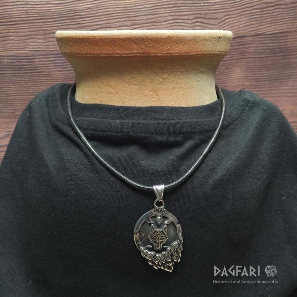 WOLF MEDAILLON - asymmetrischer Anhänger mit Wolfskopfmotiv