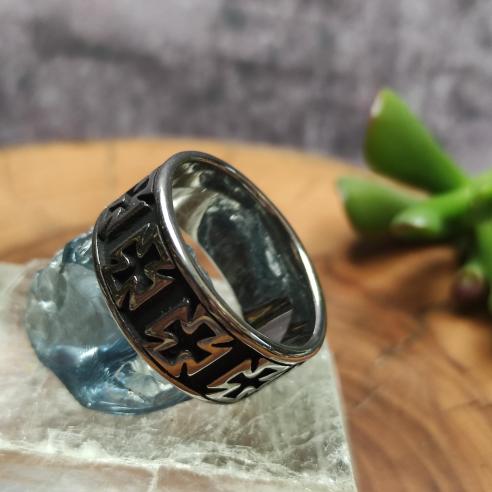 Ring MALTESE CROSS - black ring
