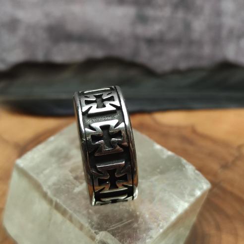 Ring MALTESE CROSS - black ring