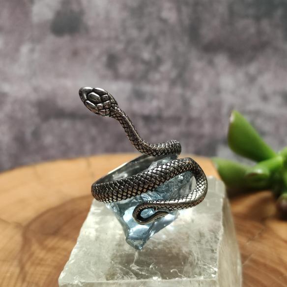 Snake ring for GUARDIAN - long neck to slim the finger