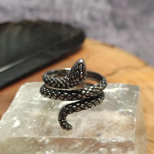 Ring SNAKE - with distinctive pattern of steel scales