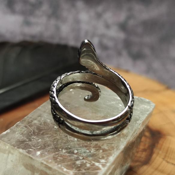 Ring SNAKE - with distinctive pattern of steel scales