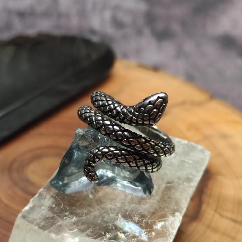 Ring SNAKE - with distinctive pattern of steel scales