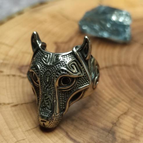 SHE-WOLF Ring - alter Wolf mit schwarzen Zirkonen in den Augen