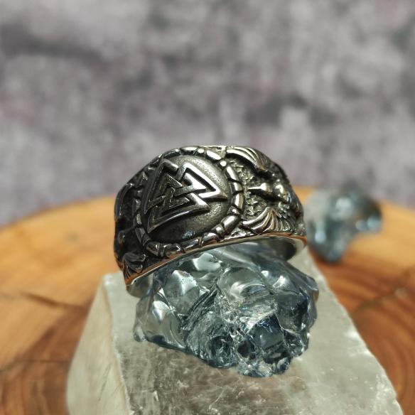 VALKNUT - Prsten se symboly severského boha Odina s havrany