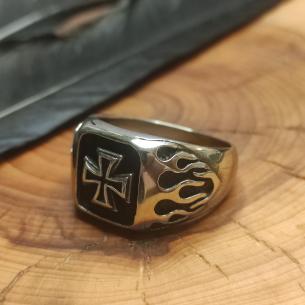 Highway To HELL - Biker Ring mit Malteserkreuz und Flammen