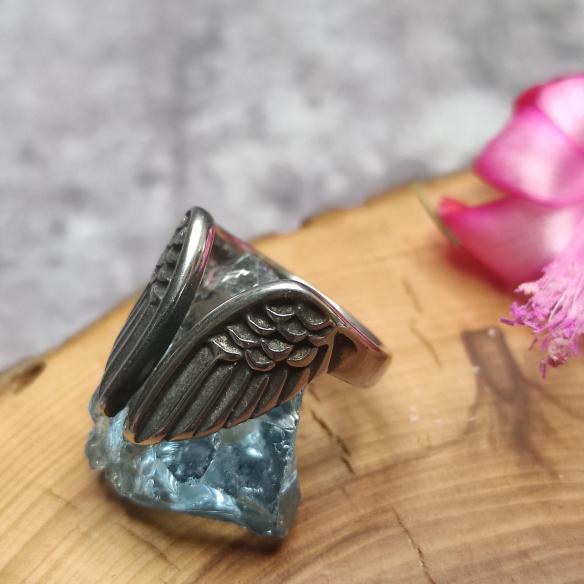 FALLEN ANGEL ring - black steel wings