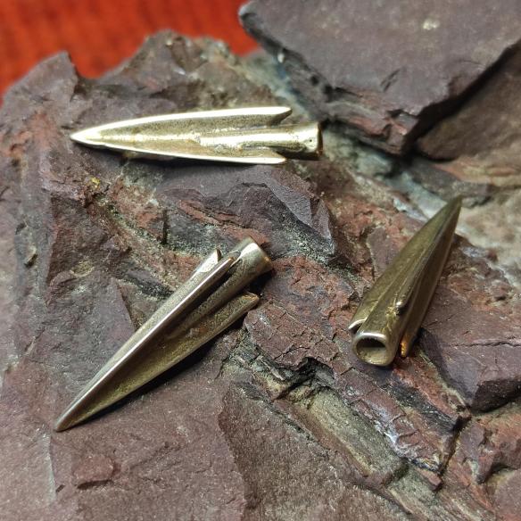 SARMATIA Dreieckige Pfeilspitze, länglicher Köcher