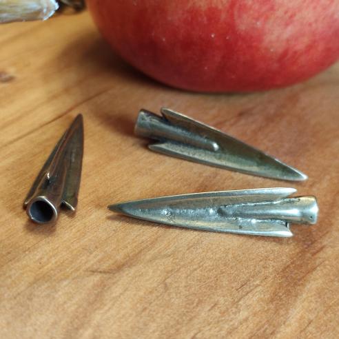 SARMATIA Dreieckige Pfeilspitze, länglicher Köcher