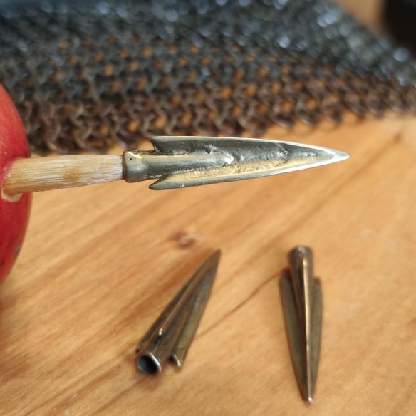 SARMATIA Dreieckige Pfeilspitze, länglicher Köcher