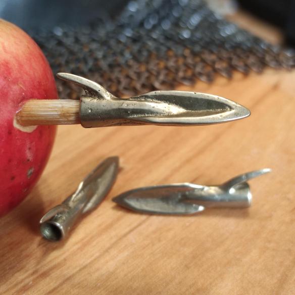 BACTRIA Šipka Trojbřitý hrot šípu s tulejí a zpětným háčkem