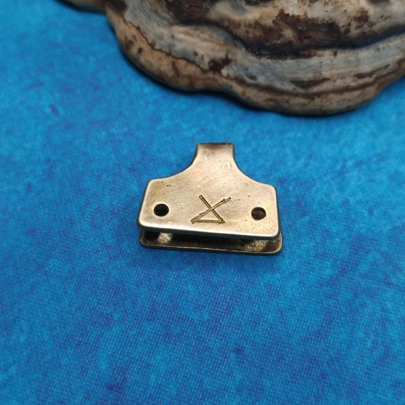 COMPONENT Wider small hinge for authentic connection of leather products