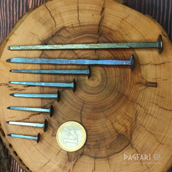 Historical nails forged 3,5 cm - discounted price for more pieces