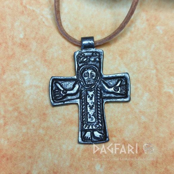 VELKÁ MORAVA Ikonický kříž Mikulčice, replika z cínu s patinou