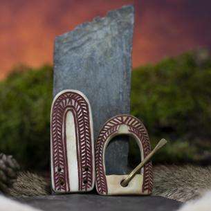 GUNGNI Opasek Organic - červená kulatá přezka/ nákončí - jelení paroh, kost