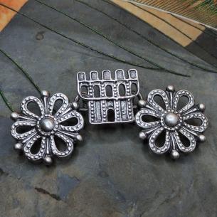 DONJON Postříbřená středověká spona - replika zapínání na plášť 2