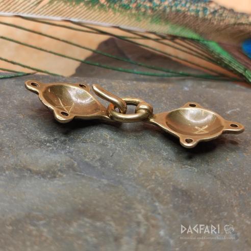 MUŠLE Malá spínací brož k našití na plášť i textilní opasek