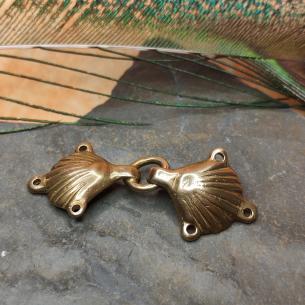 MUŠLE Malá spínací brož k našití na plášť i textilní opasek