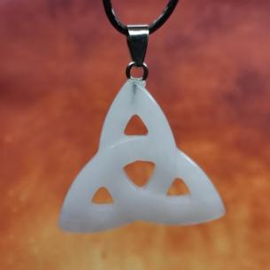 CELTIC Triquetra JADEIT bílý - triskel vyřezaný z kamene