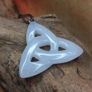 CELTIC Triquetra JADEIT bílý - triskel vyřezaný z kamene 2