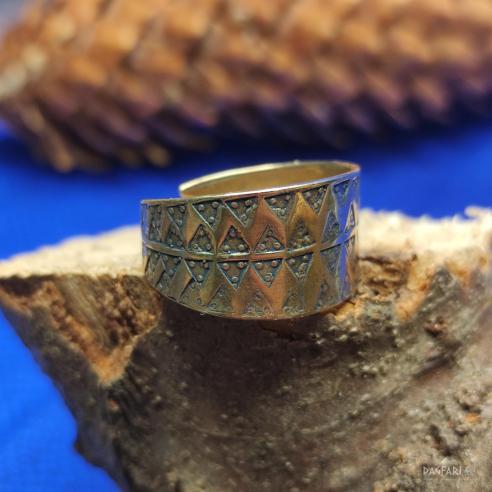 VIKING - replica of a medieval ring, classic triangular ornament