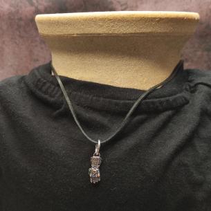 Přívěsek malá ocelová rukavice THANOS s barevnými kamínky 2