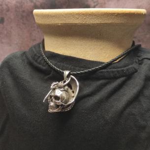 Magic DRAGON Pendant Hugging Skull - big wings and beautiful details 2