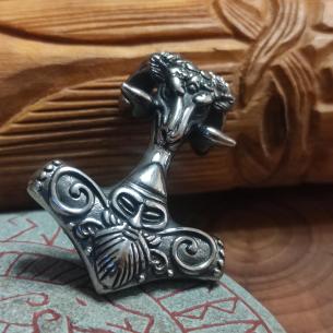 Přívěsek TANNGNJÓST Thorovo kladivo s vousatým Thorem a jeho kozlem