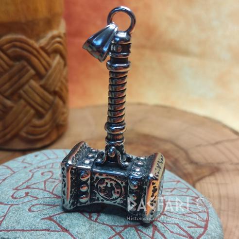 HAEGR Steel Dwarf Hammer - jewel for great warriors