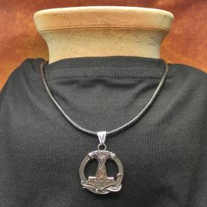 SILVIA - ocelové Thorovo kladivo v kruhu s kozlí hlavou - větší varianta 2