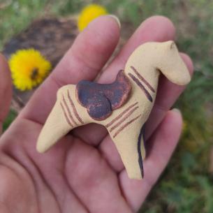 Soška REPLIKA - Koník ČESKO - Středověká figurka z hlíny - Kůň z Černíkovic, 14. století 2