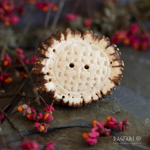 Parohový knoflík Borre, hluboká řezba