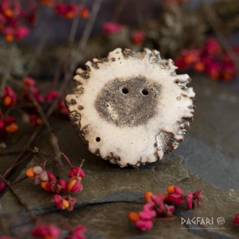 Antler button  Jörmungandr, red