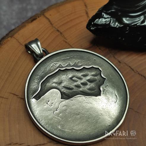 Pendant WINTER IS COMING - medallion in Game of Thrones style