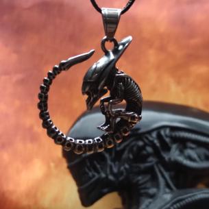 ALIEN QUEEN - VETŘELEC - přívěsek , který inspiroval H. R. Giger 2