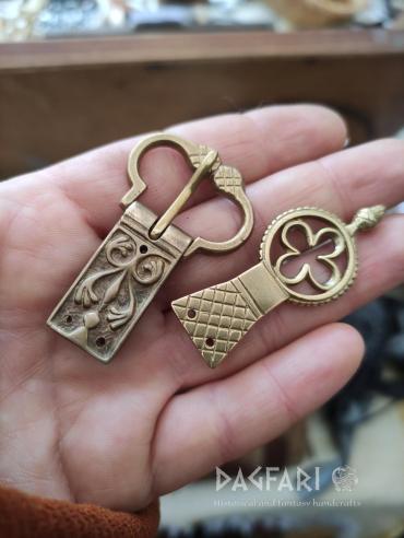 KATKA 14. - 15. století, Přezka na opasek větší, vrcholný středověk