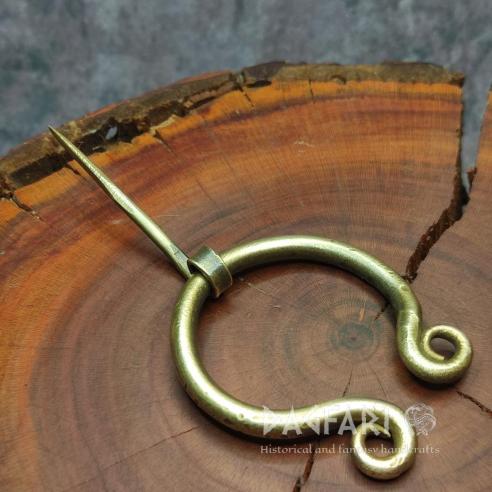 OMEGA pennanulare runde fibula Mantelklammer, Geschenktipp für Fechter